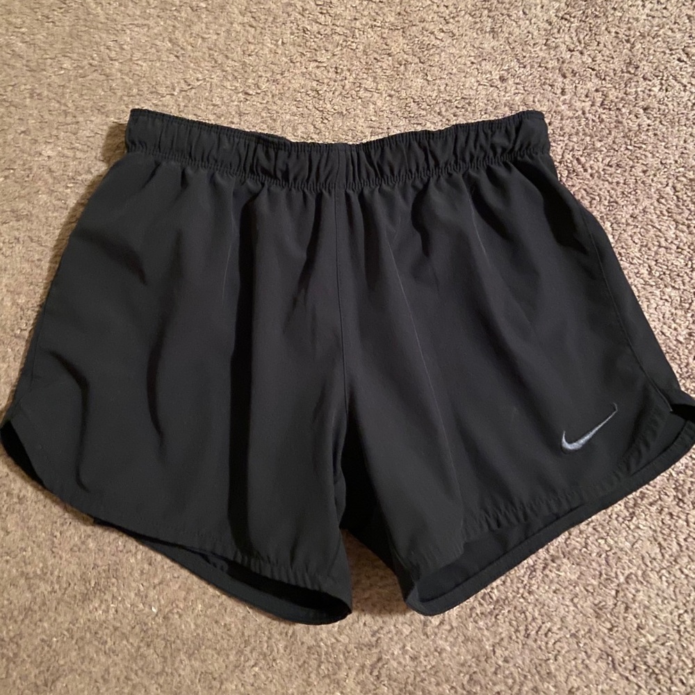 Black nike shorts